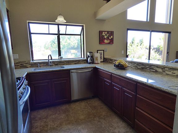 4th image of 2400 Robles Dr