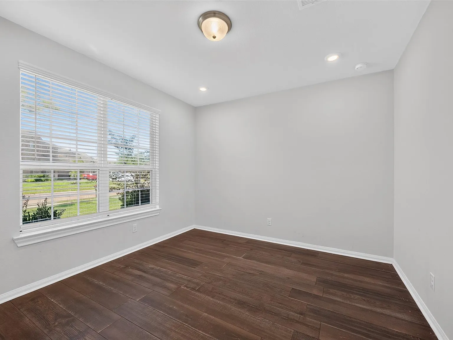 4 bed, 3.5 bath, 2878 sqft, $3,200 — Photo 3