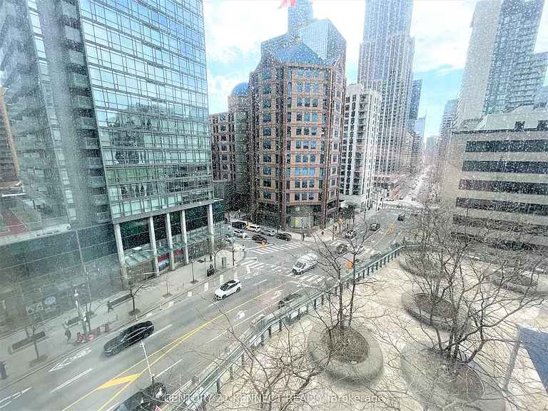 832 Bay St #608 — Photo 9