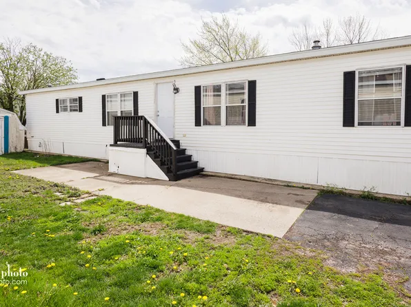 7 Saint Peters Dr, Bourbonnais, IL 60914