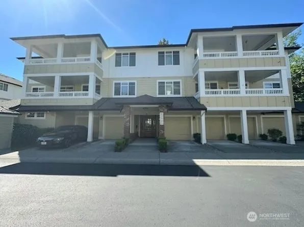 23943 NE 115th Lane #204, Redmond, WA 98053