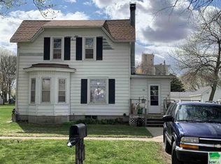 123 N Lubeck St, Holstein, IA 51025