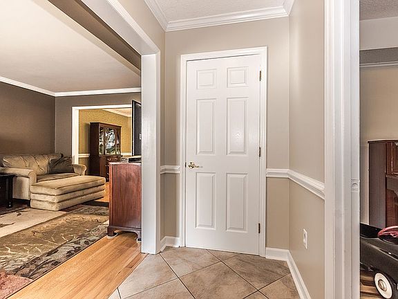 5th image of 7838 Winterset Dr