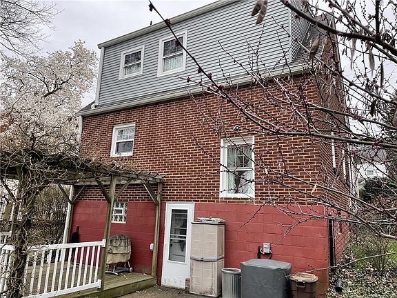 5th image of 579 Shuey Ave