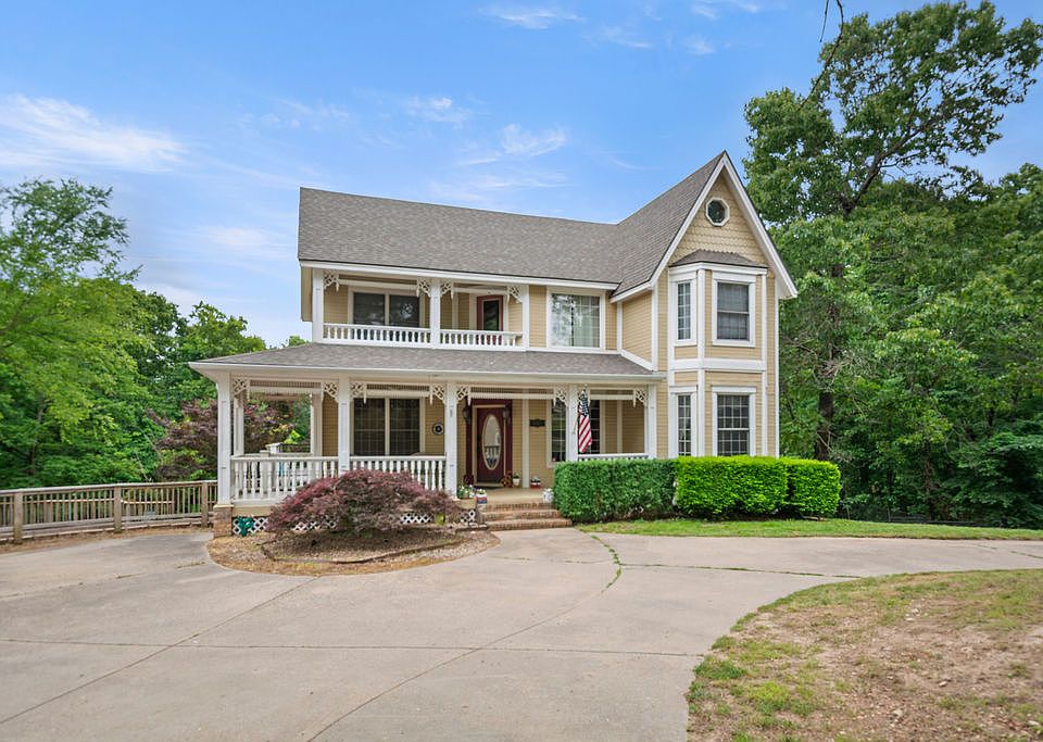 1st image of 645 W Lancashire Blvd