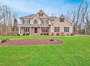 215 Olde Grove Ln #L2, Jefferson Township, PA 18436