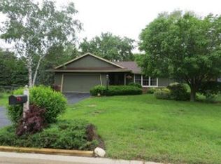396 Oxford Dr, Hartland, WI 53029