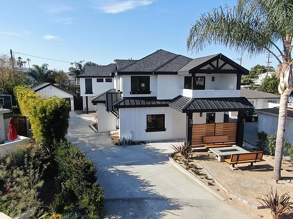 2nd image of 1589 Redlands Pl #B