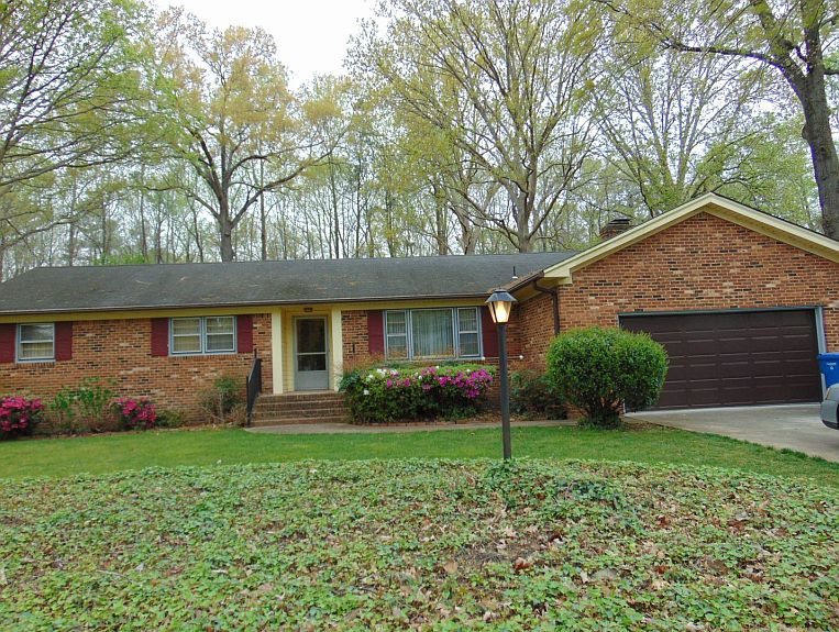 2nd image of 816 Englewood Dr