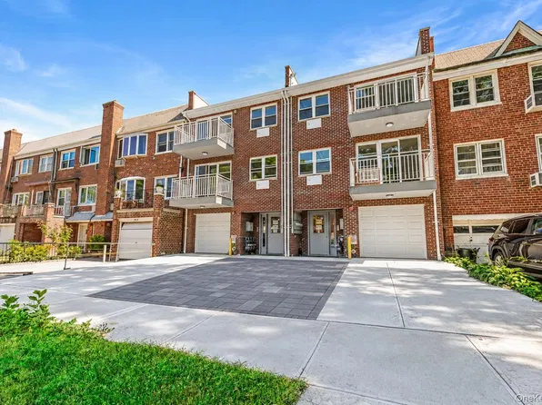 20-65 48th Street, Astoria, NY 11105