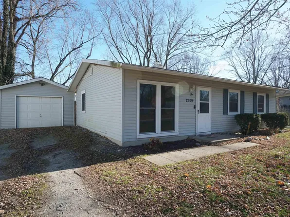 2504 Center Dr, Warsaw, IN 46580