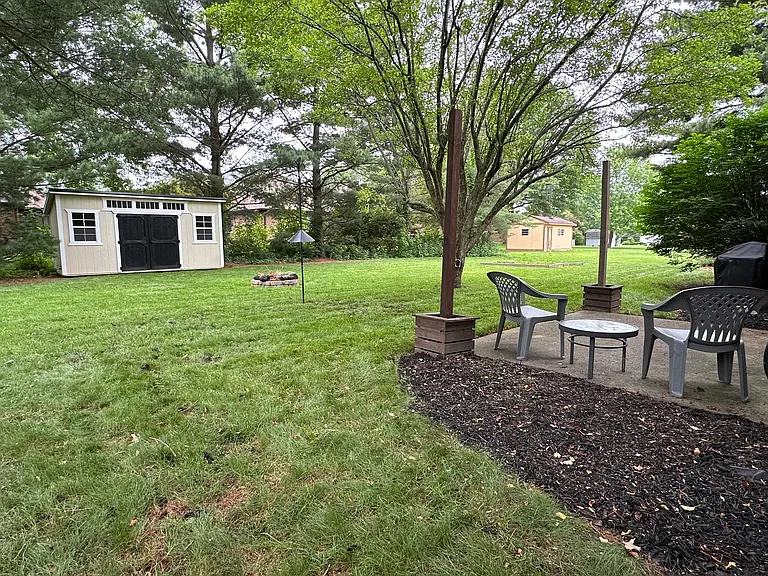 1121 N Briarwood Dr — Photo 5