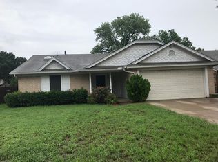 7417 Sandywoods Ct, Fort Worth, TX 76112