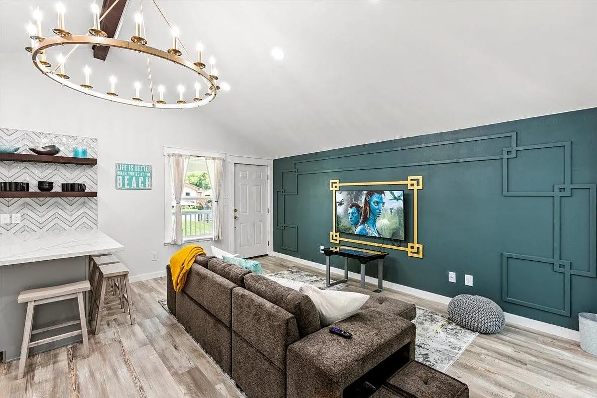 2 bed, 2.0 bath, 850 sqft, $2,500 — Photo 4