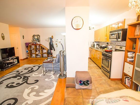 3rd image of 2932 W 5th St APT 12H