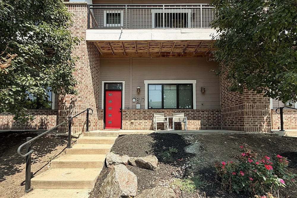 3 bed, 1850 sqft, $2,385 — Photo 3