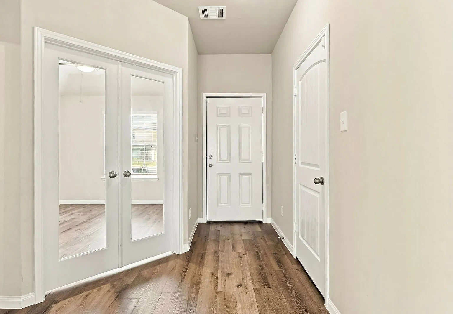 3 bed, 2.5 bath, 1729 sqft, $2,250 — Photo 4