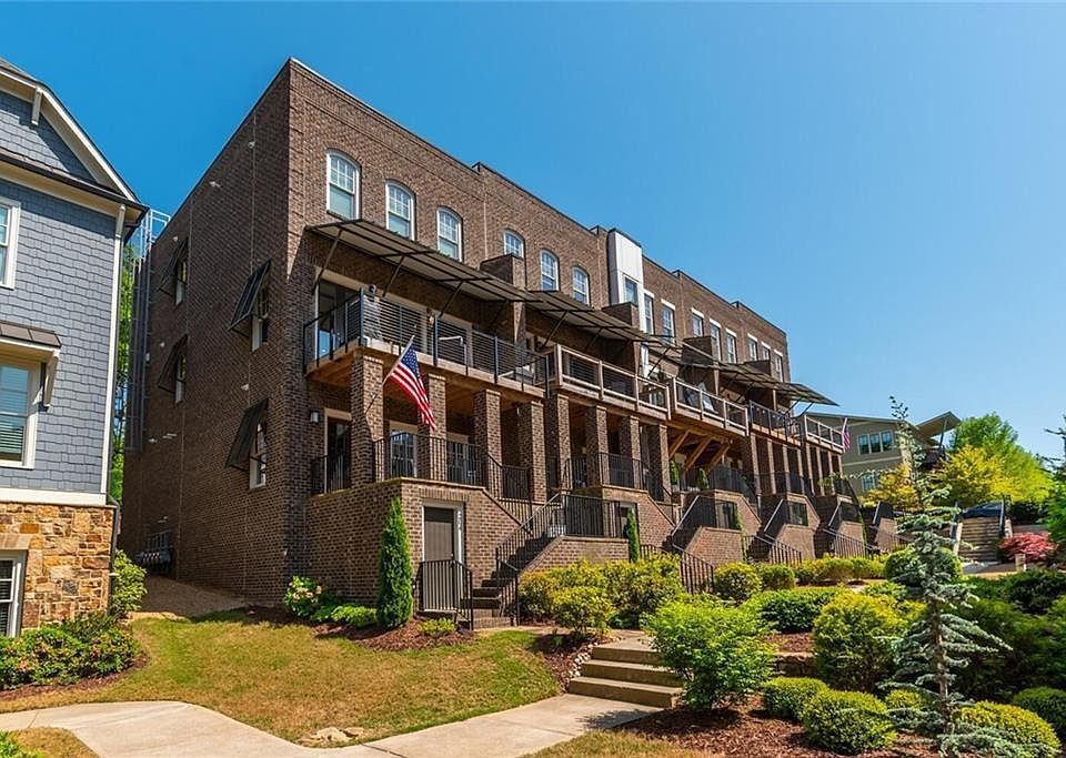 1st image of 204 Easy Pines Way