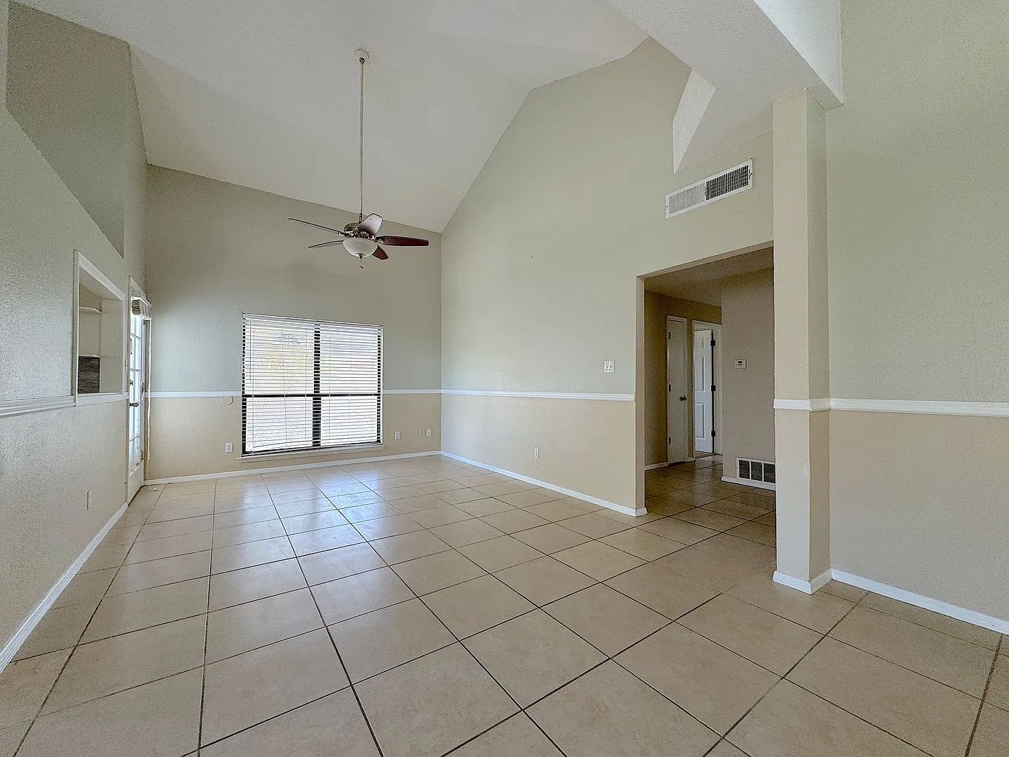 East El Paso 3 bed 2 bath Refrig A/C — Photo 3