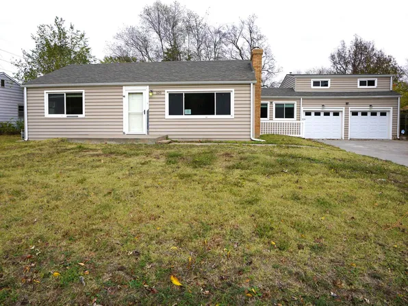 320 SW 6th St, Newton, KS 67114