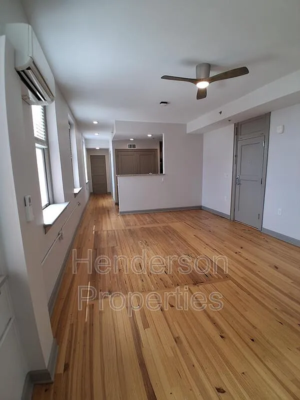 1 bed, 1.0 bath, 804 sqft, $1,800 — Photo 3