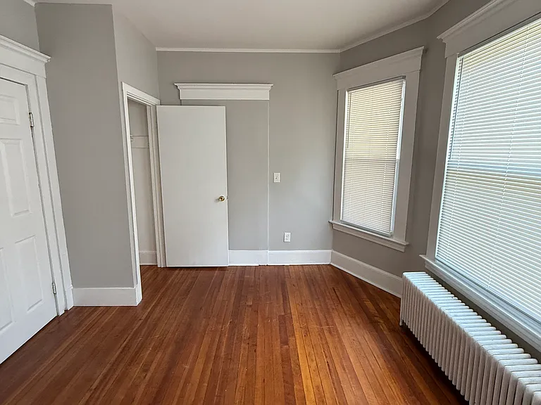 429 Ellsworth Ave #1L — Photo 5
