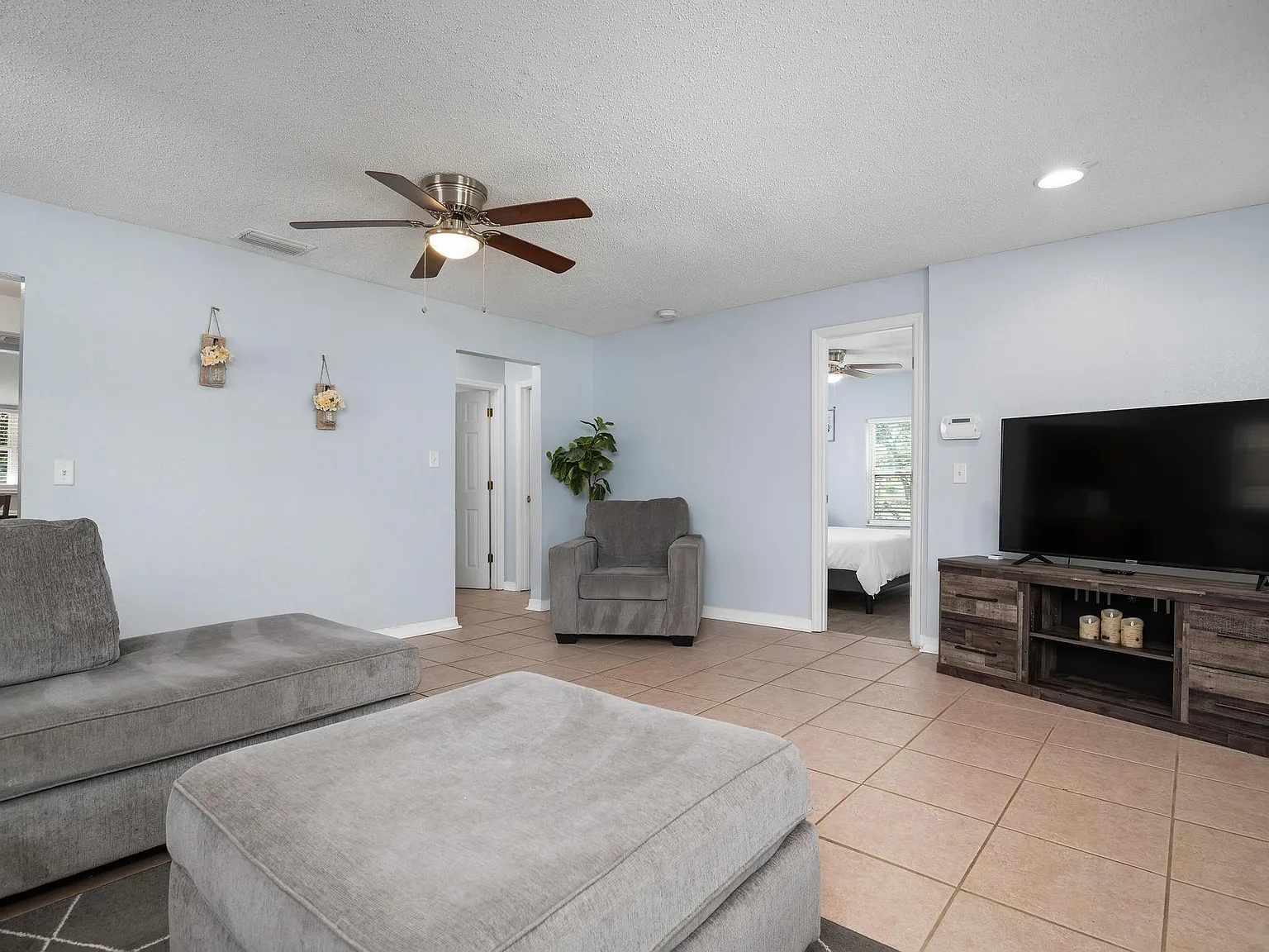3 bed, 1626 sqft, $4,600 — Photo 4