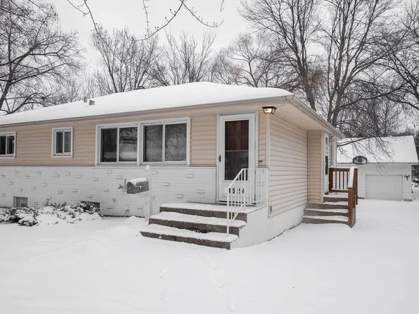 1524 Independence Ave N, Golden Valley, MN 55427