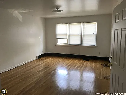 Rented by Realty 2000 Corp | media 3