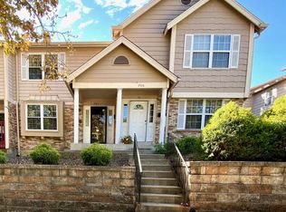 267 Carmel Woods Dr, Ballwin, MO 63021