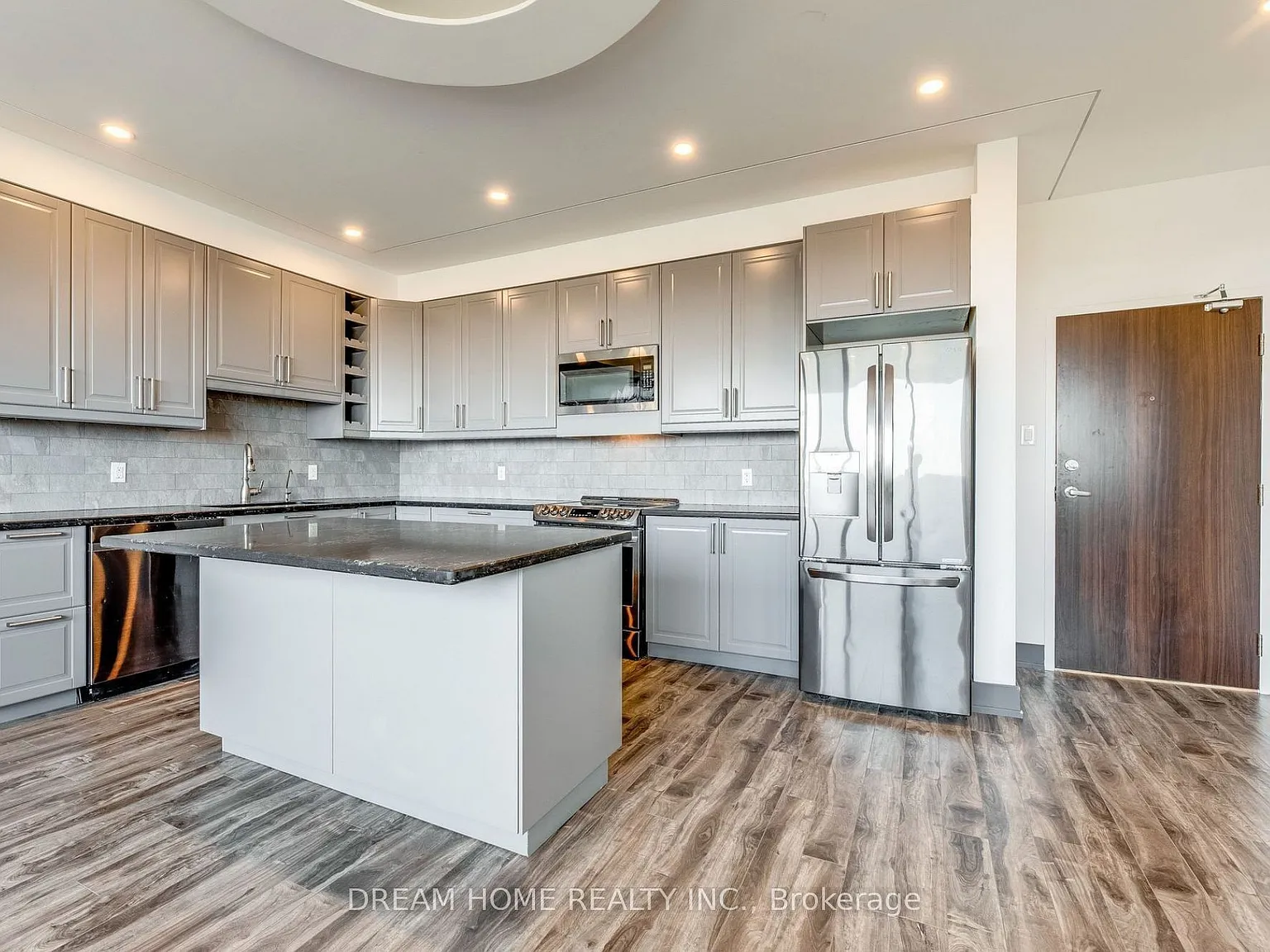 2 bed, $3,000 — Photo 1