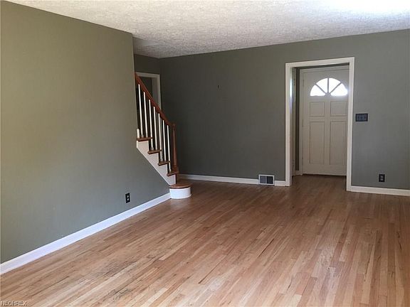 4th image of 2705 S Schenley Ave