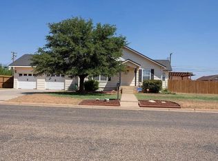 902 S 3rd St, Lamesa, TX 79331