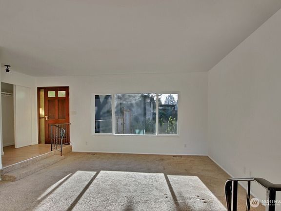 5th image of 4108 80th Avenue W