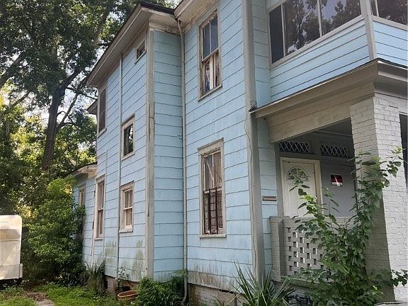 3rd image of 1122 E 33rd Street