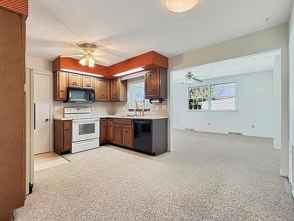 4th image of 920 Duff Dr