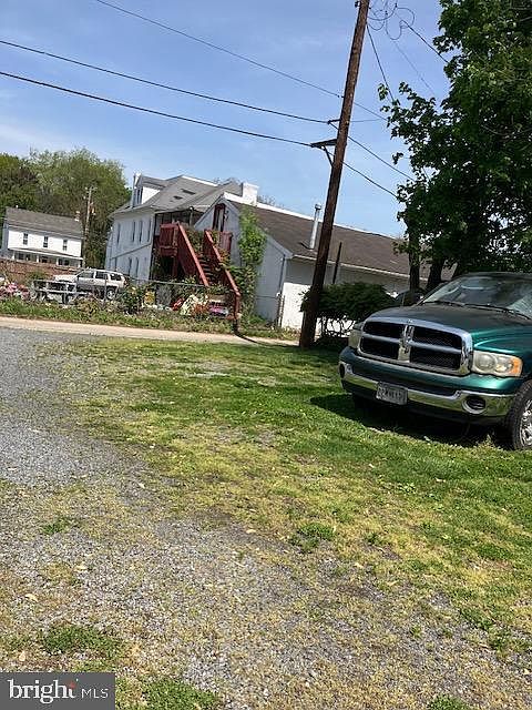 2nd image of 815 Pine St