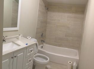 1105 S Forums Ct APT 1A, Wheeling, IL 60090