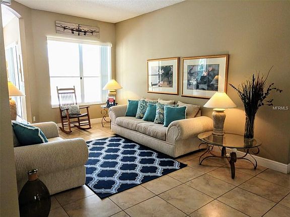 3rd image of 100 Hollybrook Ct