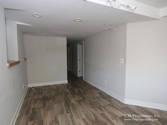 5th image of 2326 N Southport Ave #G5