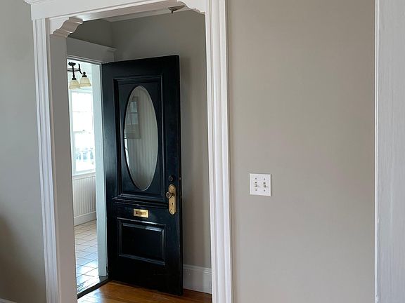 5th image of 395 Jefferson Ave #1