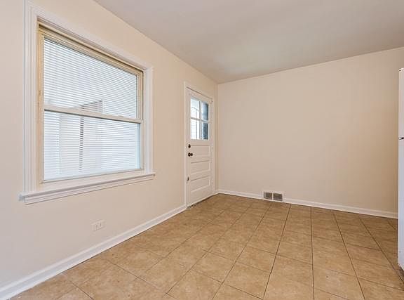 5th image of 6520 N Seeley Ave