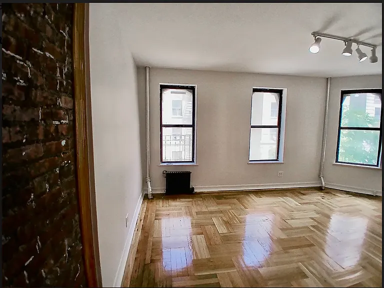 610 150th St #2H — Photo 2