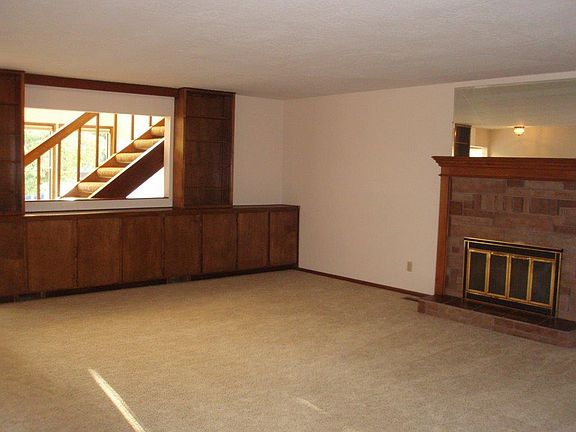 5th image of 702 N 23rd Ave