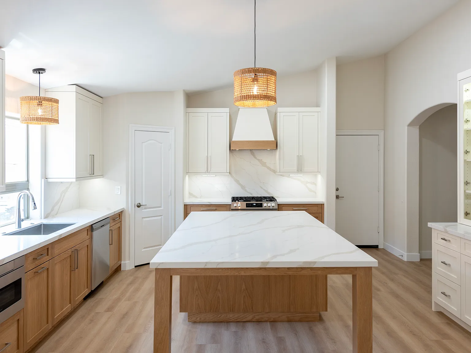 4 bed, 2155 sqft, $2,250 — Photo 2