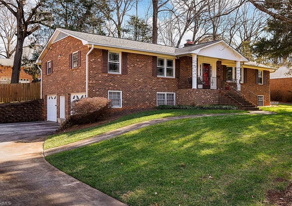 1st image of 652 Valleybrook Ln