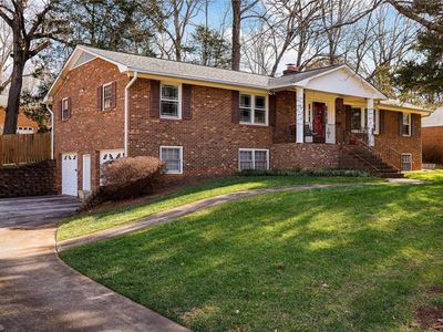 652 Valleybrook Ln, Winston Salem, NC, 27104