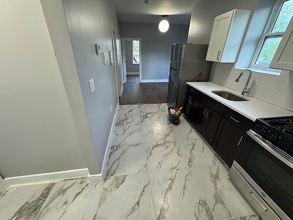 2nd image of 618 S Orange Ave #4F