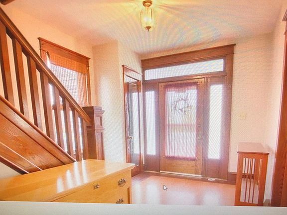 2nd image of 626 Main St