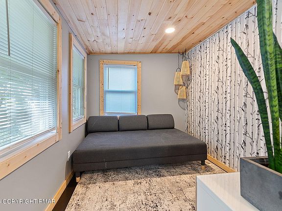 3rd image of 112 Sweet Pea Ln
